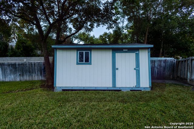 Image 42 of 45 For 15130 Mission Oaks