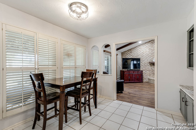 Listing photo id 8 for 5915 Rimkus  