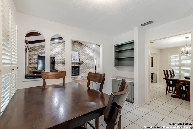 Listing photo id 9 for 5915 Rimkus  