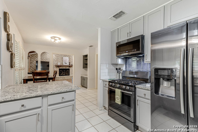 Listing photo id 16 for 5915 Rimkus  