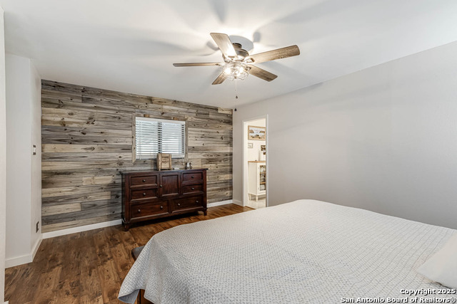 Listing photo id 19 for 5915 Rimkus  