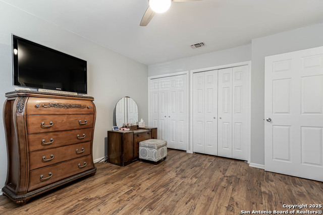 Listing photo id 24 for 5915 Rimkus  