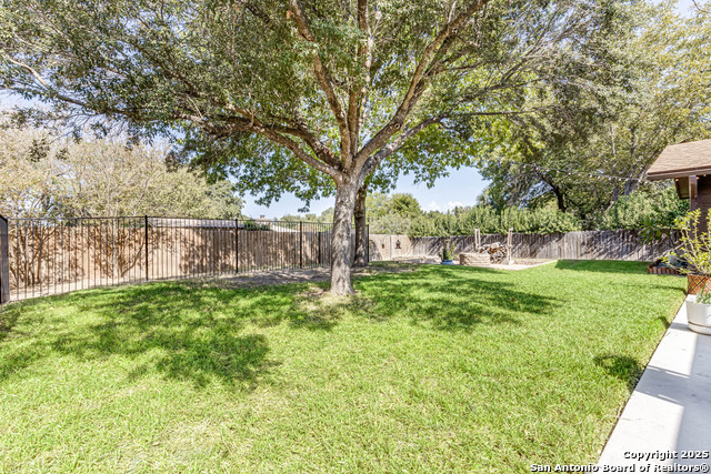 Listing photo id 34 for 5915 Rimkus  