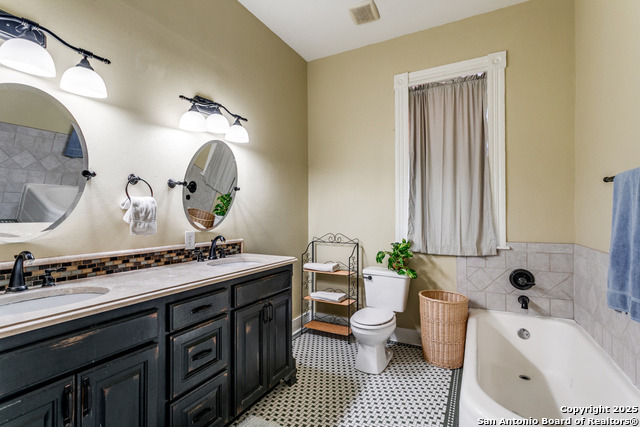 Listing photo id 20 for 305 Ashby W