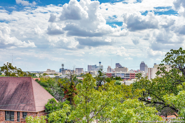 Listing photo id 23 for 305 Ashby W