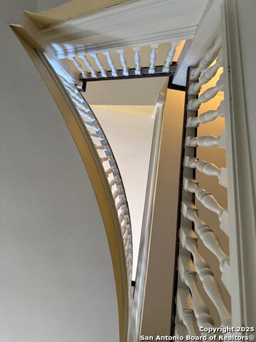 Listing photo id 4 for 305 Ashby W