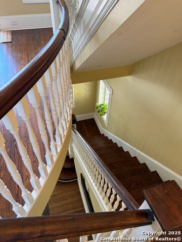 Listing photo id 5 for 305 Ashby W