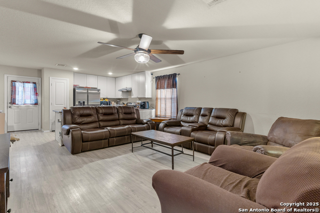 Image 10 of 21 For 5726 Leisure Cres