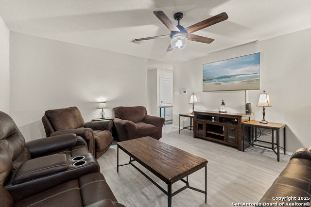 Image 11 of 21 For 5726 Leisure Cres