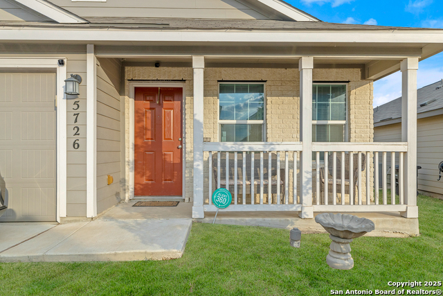 Image 4 of 21 For 5726 Leisure Cres