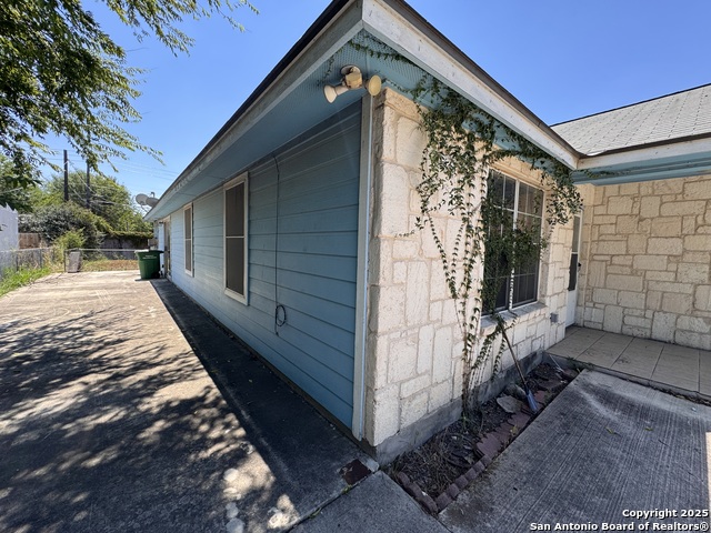 Image 12 of 13 For 3038 Gerald W