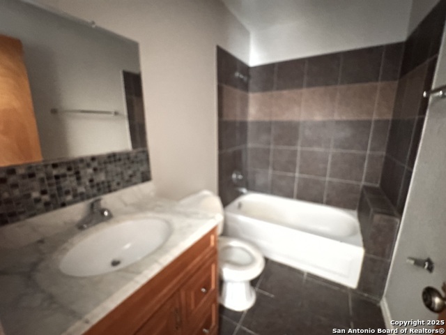 Image 4 of 13 For 3038 Gerald W