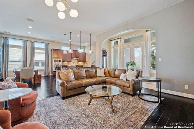 Listing photo id 7 for 8526 Nichols Rim