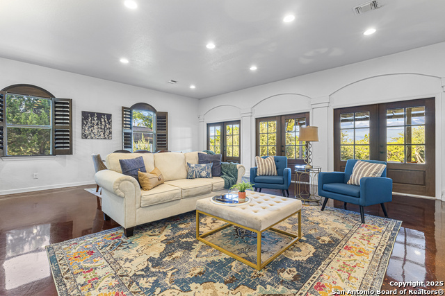 Image 3 of 51 For 1023 Silent Hollow