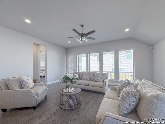 Image 11 of 52 For 4420 Amen Corner