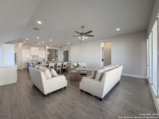 Image 14 of 52 For 4420 Amen Corner