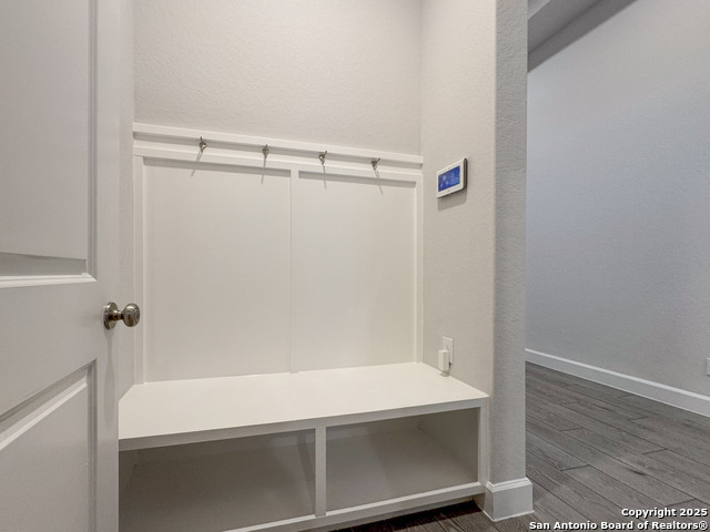 Image 32 of 52 For 4420 Amen Corner