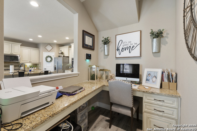 Image 13 of 33 For 10714 Cactus Way