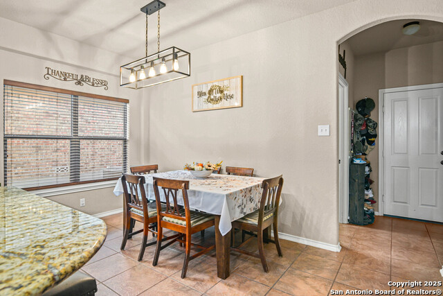 Image 10 of 32 For 25514 Thomas Oaks