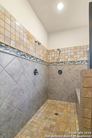 Image 15 of 32 For 25514 Thomas Oaks