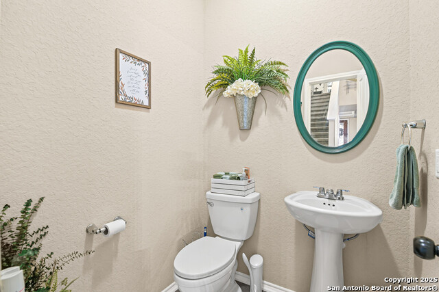 Image 17 of 32 For 25514 Thomas Oaks