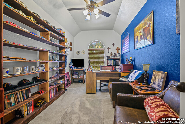 Image 18 of 32 For 25514 Thomas Oaks