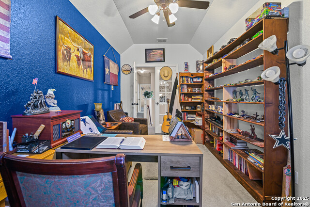 Image 19 of 32 For 25514 Thomas Oaks