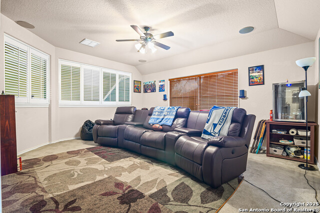 Image 20 of 32 For 25514 Thomas Oaks