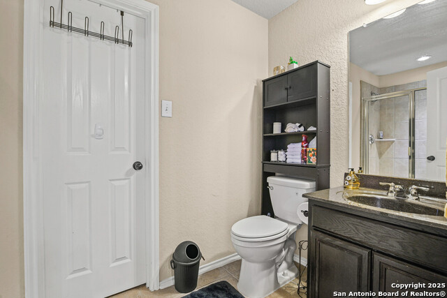 Image 24 of 32 For 25514 Thomas Oaks