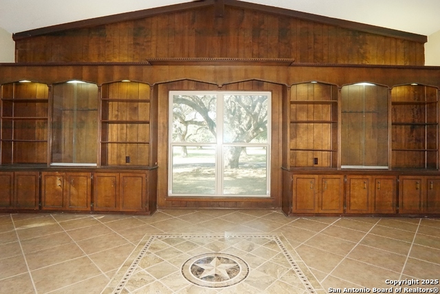 Image 12 of 32 For 341 Malone Dr W