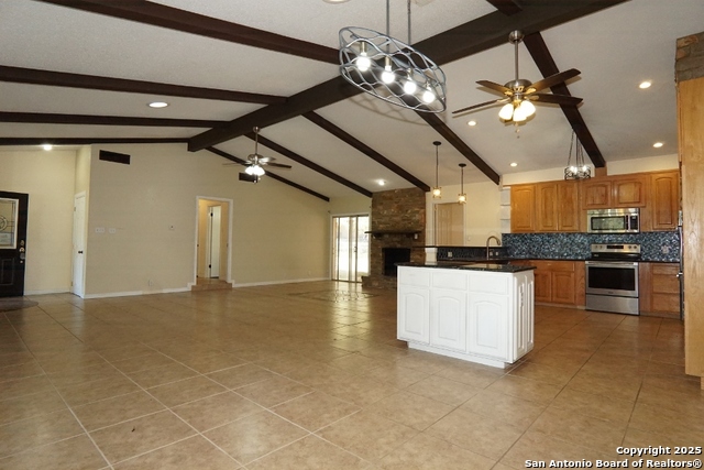 Image 14 of 32 For 341 Malone Dr W