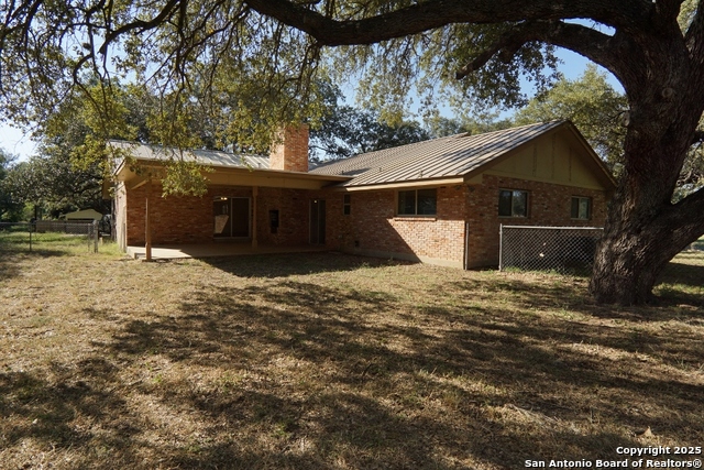 Image 4 of 32 For 341 Malone Dr W