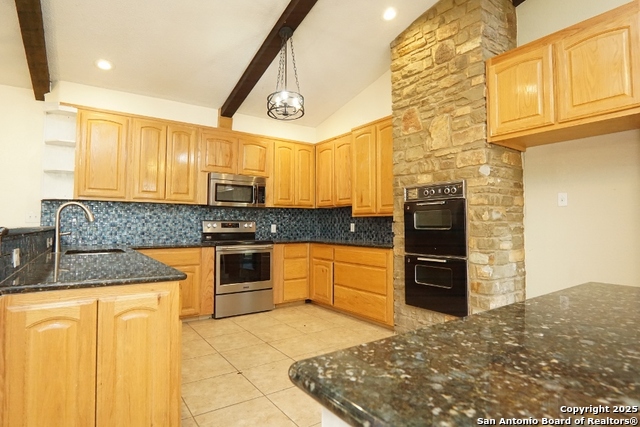 Image 6 of 32 For 341 Malone Dr W