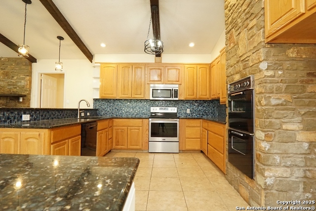 Image 7 of 32 For 341 Malone Dr W