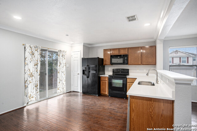 Listing photo id 9 for 3402 Ashleaf