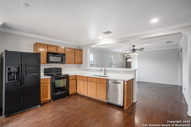 Listing photo id 10 for 3402 Ashleaf