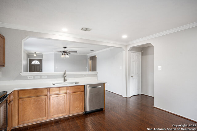 Listing photo id 11 for 3402 Ashleaf