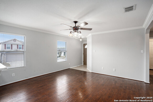 Listing photo id 17 for 3402 Ashleaf