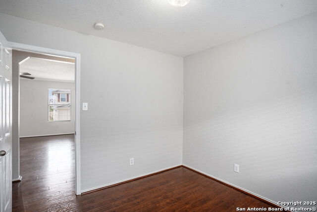 Listing photo id 21 for 3402 Ashleaf