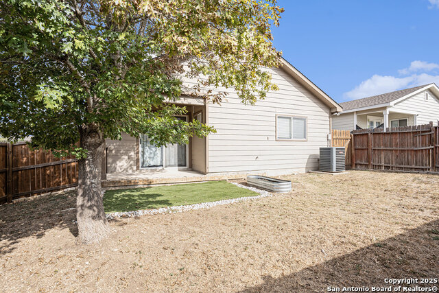 Listing photo id 24 for 3402 Ashleaf