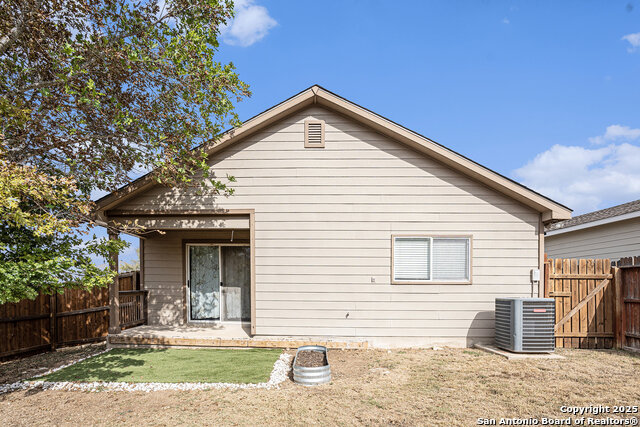 Listing photo id 26 for 3402 Ashleaf