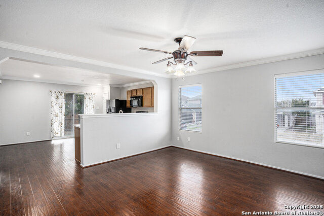 Listing photo id 6 for 3402 Ashleaf