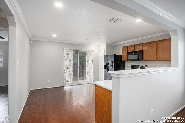 Listing photo id 7 for 3402 Ashleaf