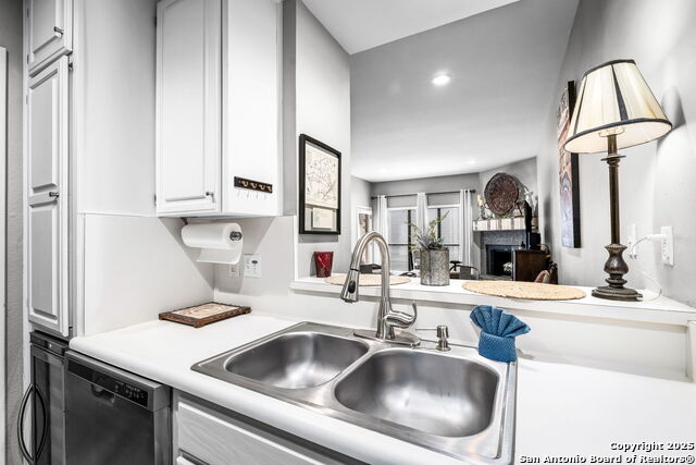 Image 12 of 33 For 371 Lincoln St W B114