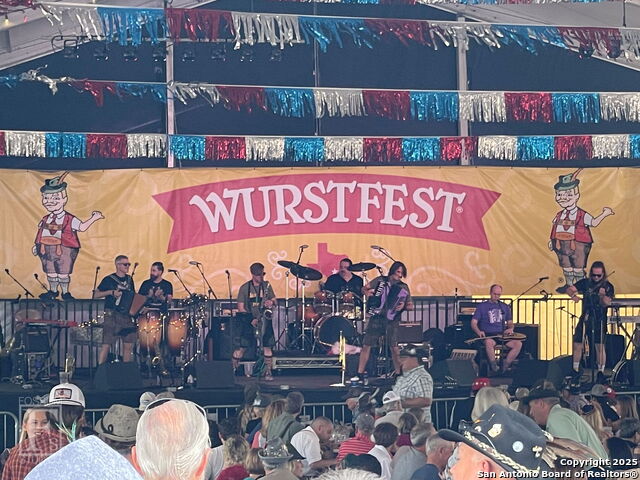 Image 32 of 33 For 371 Lincoln St W B114