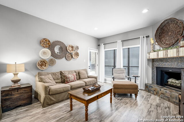 Image 4 of 33 For 371 Lincoln St W B114