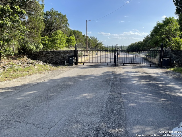 Image 11 of 52 For 113 Creekview