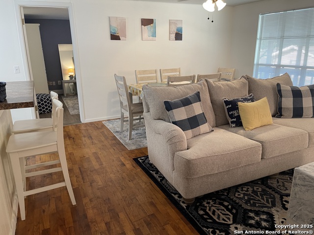 Image 15 of 52 For 113 Creekview