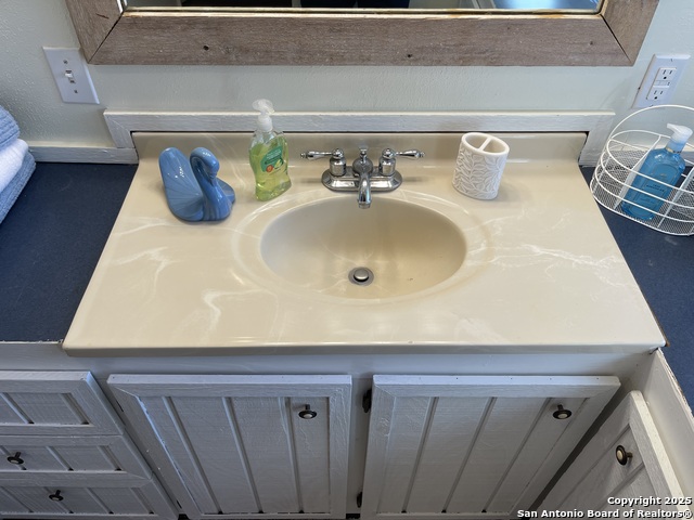 Image 21 of 52 For 113 Creekview