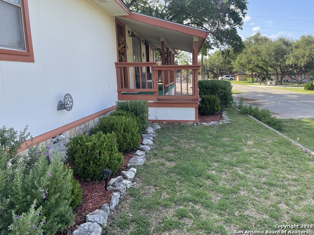 Image 32 of 52 For 113 Creekview